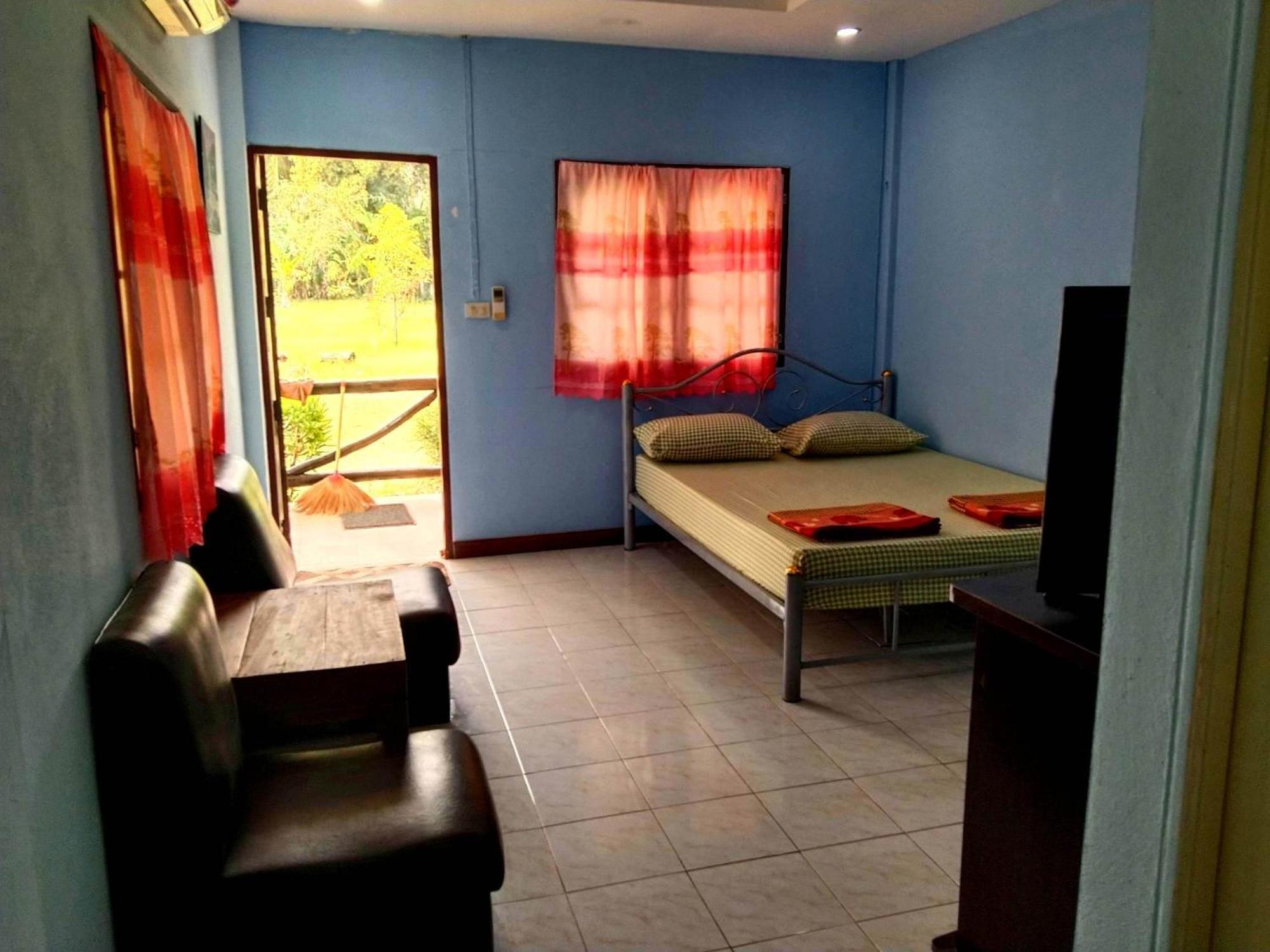 Homestay Diamond Hill Salak Phet